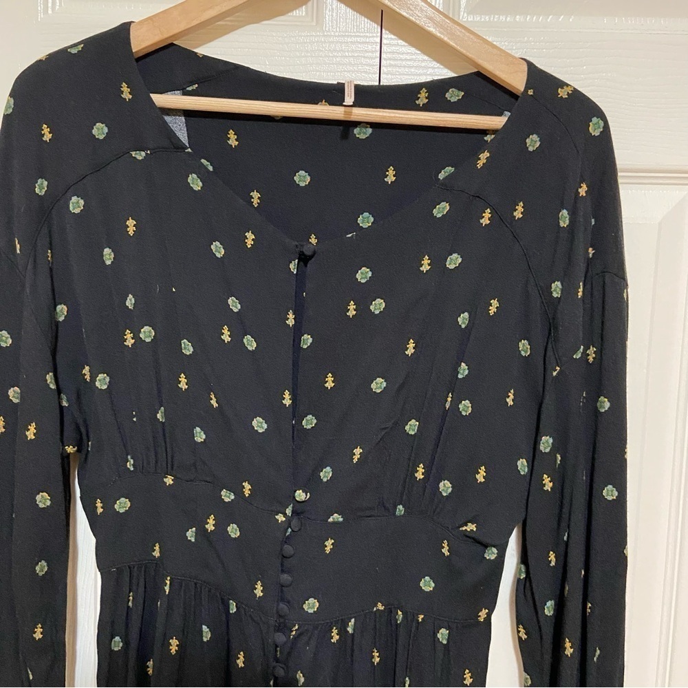 Free People Long Sleeve Floral Button Front Cut Out Romper Size Medium - Picture 3 of 11